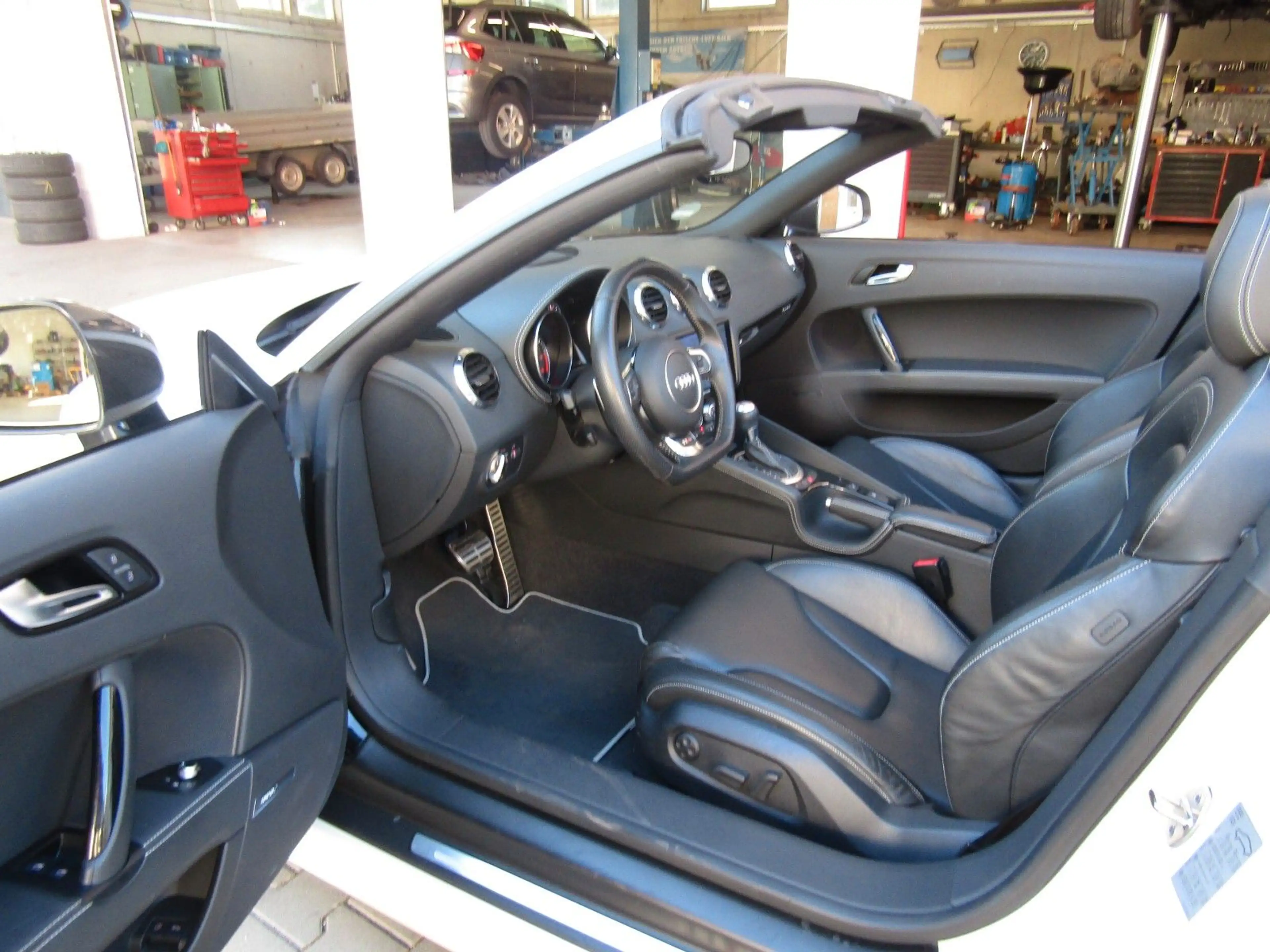 Audi TT RS Audi TT RS Plus Roadster  Perlmutt Weiß Foliert — photo 3