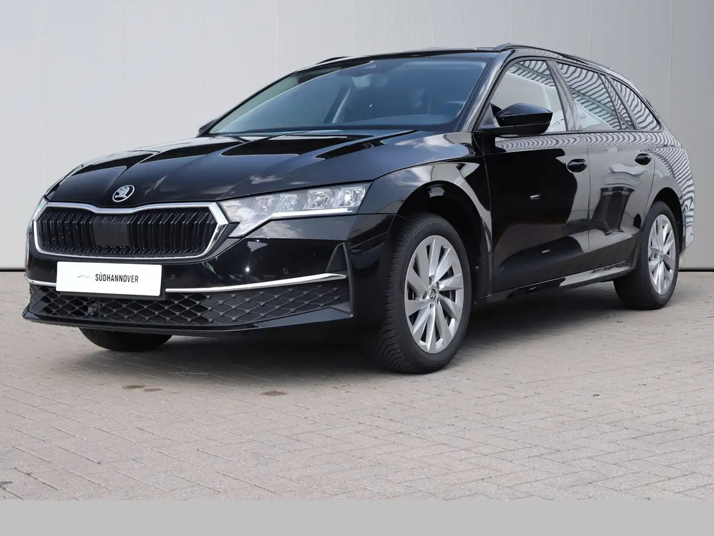 Skoda Octavia Combi Selection 1.5 NAVI+LED+SHZ+PDC+GRA Noir - 1