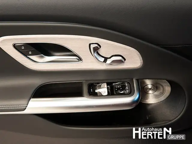 Mercedes-Benz Cla view 9