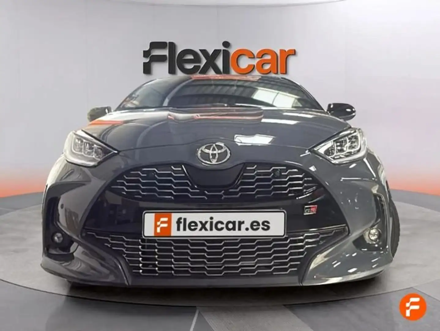 Toyota Yaris 130H 1.5 GR Sport Gris - 2
