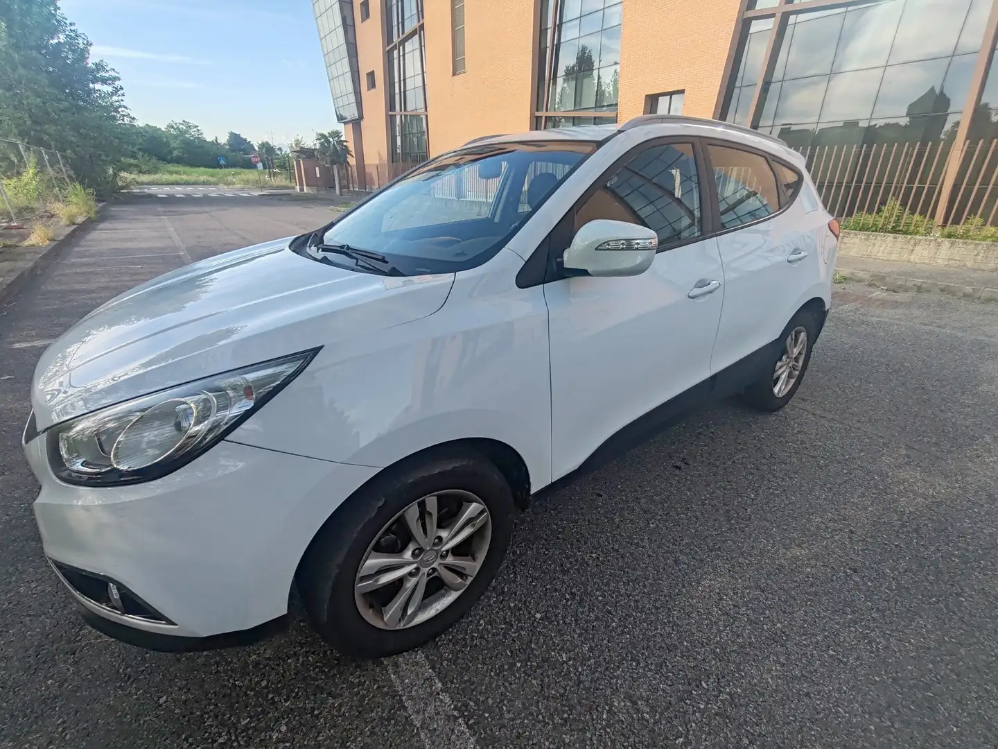 Hyundai iX35 2.0 Classic 2wd Bianco - 1
