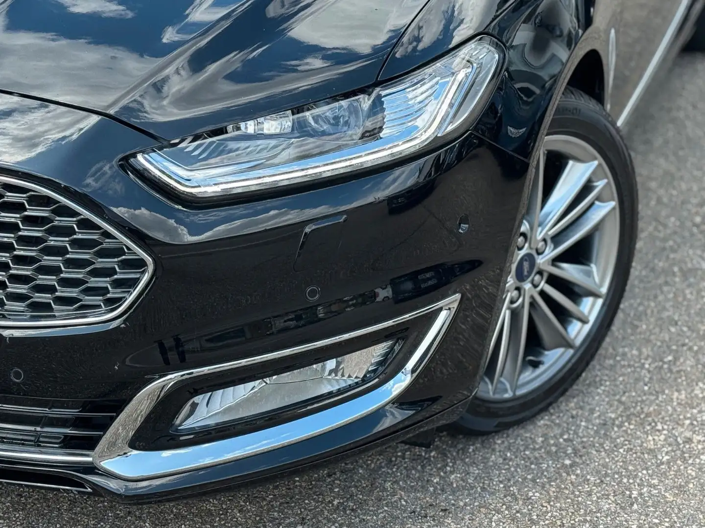 Ford Mondeo Turnier 2.0 EcoBoost Aut. VIGNALE Massage Noir - 2