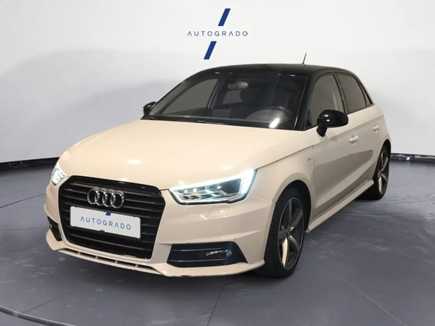 Audi A1 Sportback 1.6TDI Attraction Blanc - 1