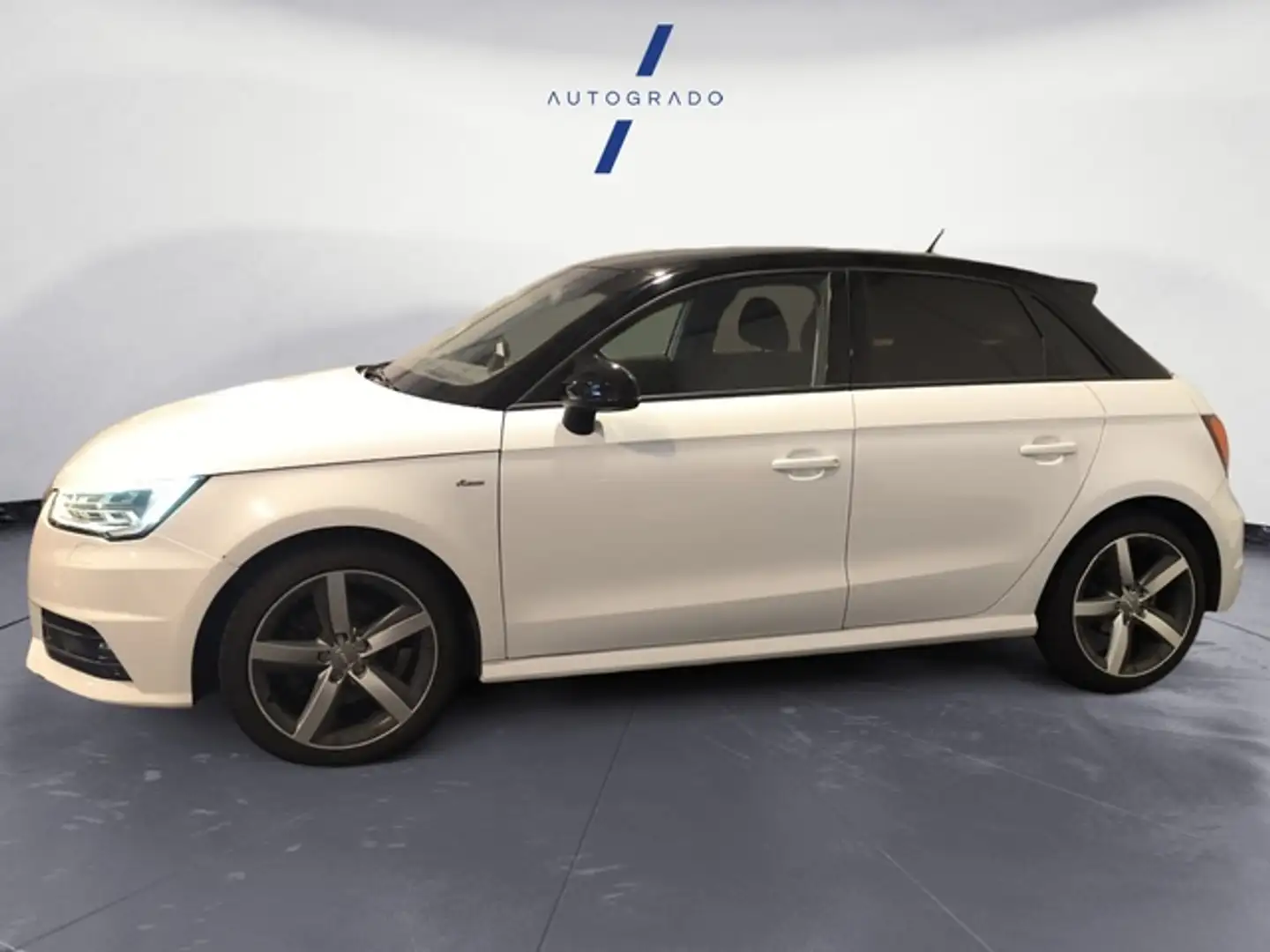 Audi A1 Sportback 1.6TDI Attraction Blanc - 2