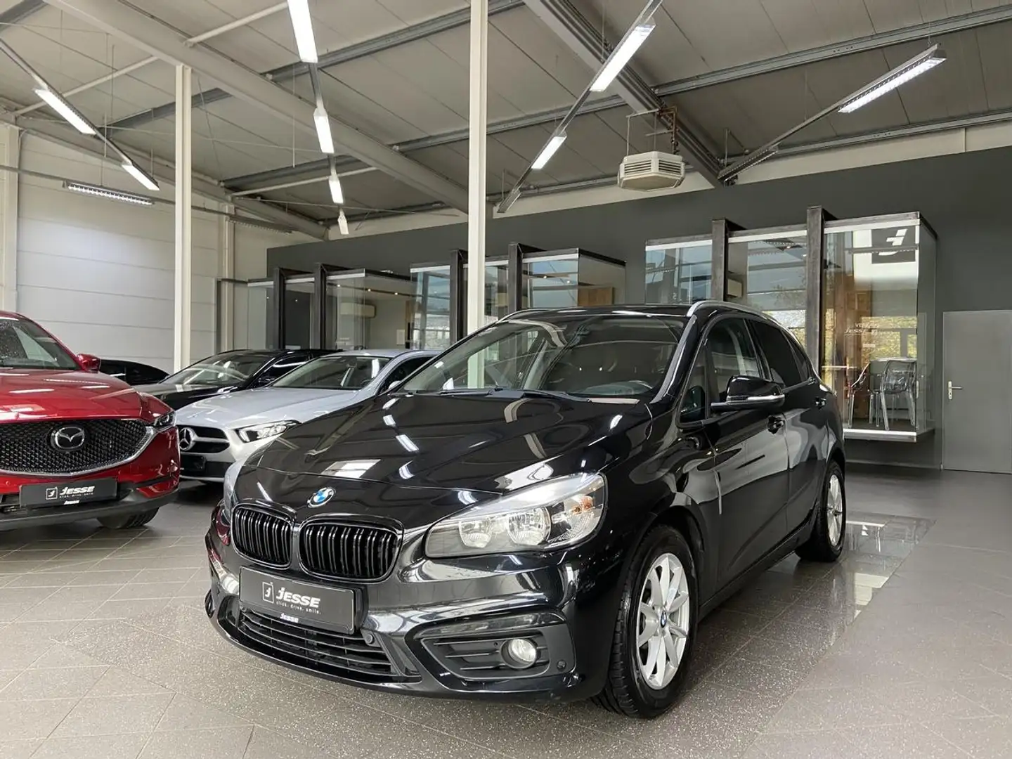 BMW 216 d Navi PDC SHZ Schwarz - 1