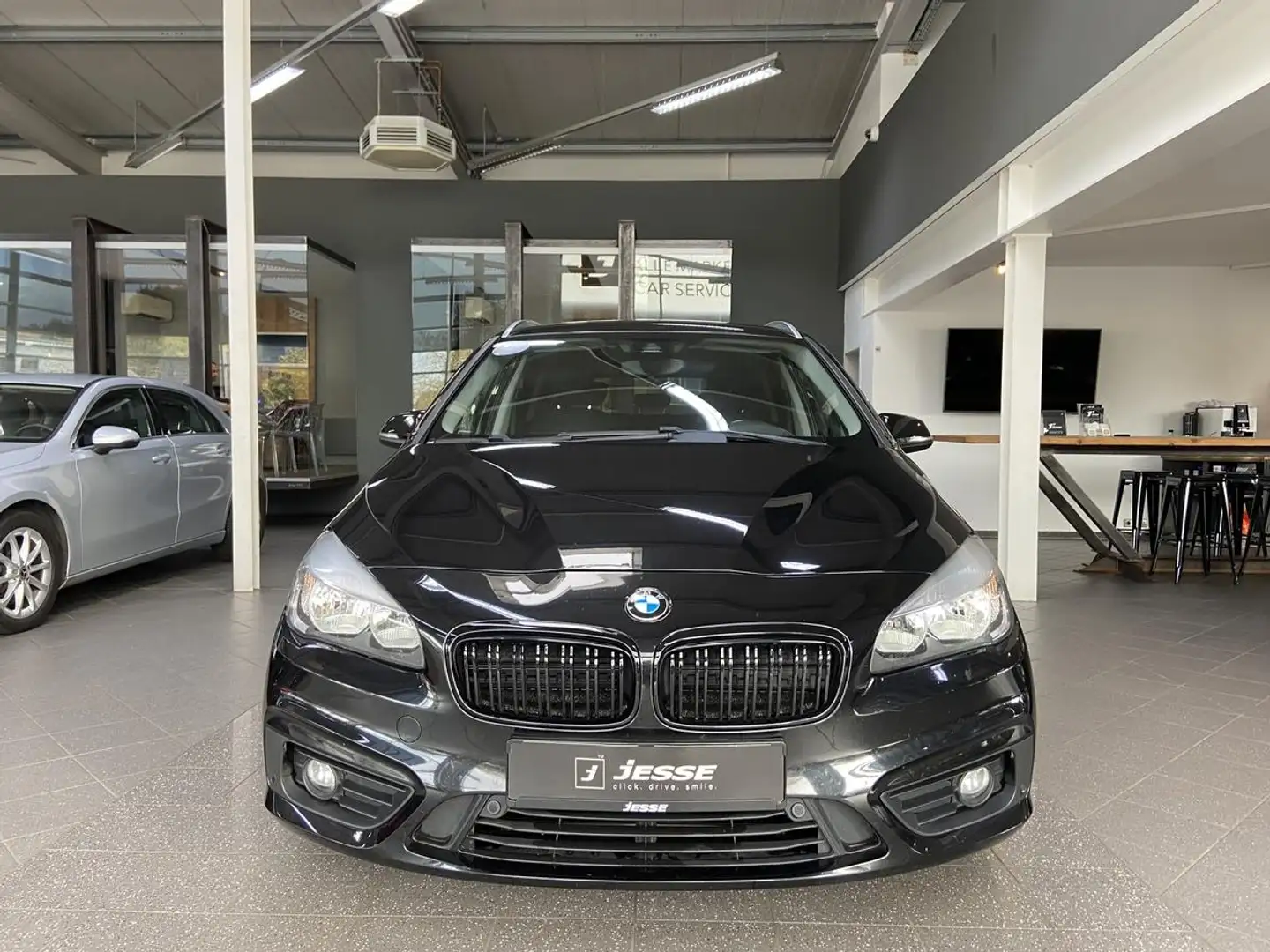 BMW 216 d Navi PDC SHZ Schwarz - 2