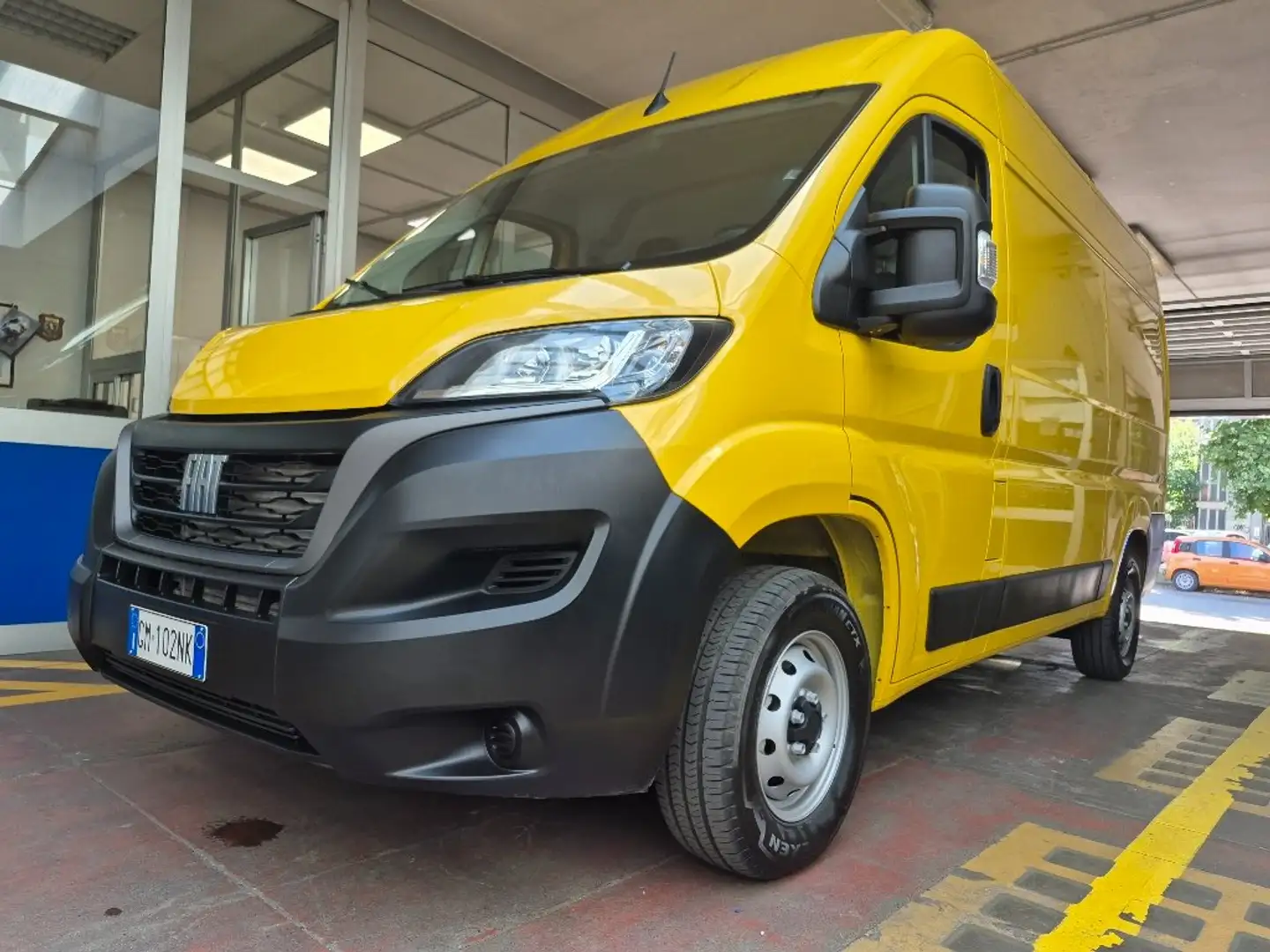Fiat Ducato DUCATO 33 MH2 2.2 M-Jet 120cv PN/TA 800KM IVA ESCL Giallo - 2