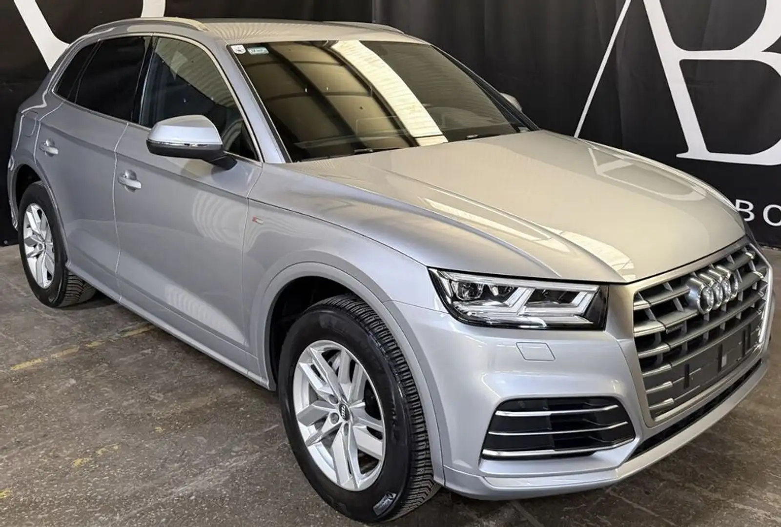 Audi Q5 40 TDI quattro sport 2.Besitz Silber - 2