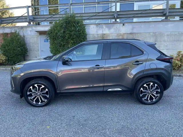 Toyota Yaris Cross view 2