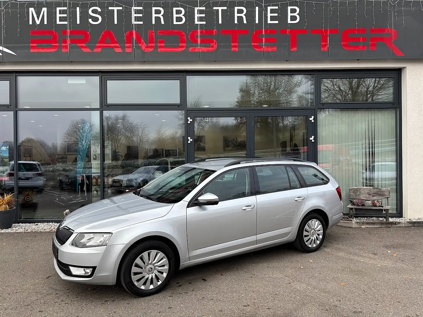 Skoda Octavia Combi 1,6 TDI Ambition 4x4 Silber - 1