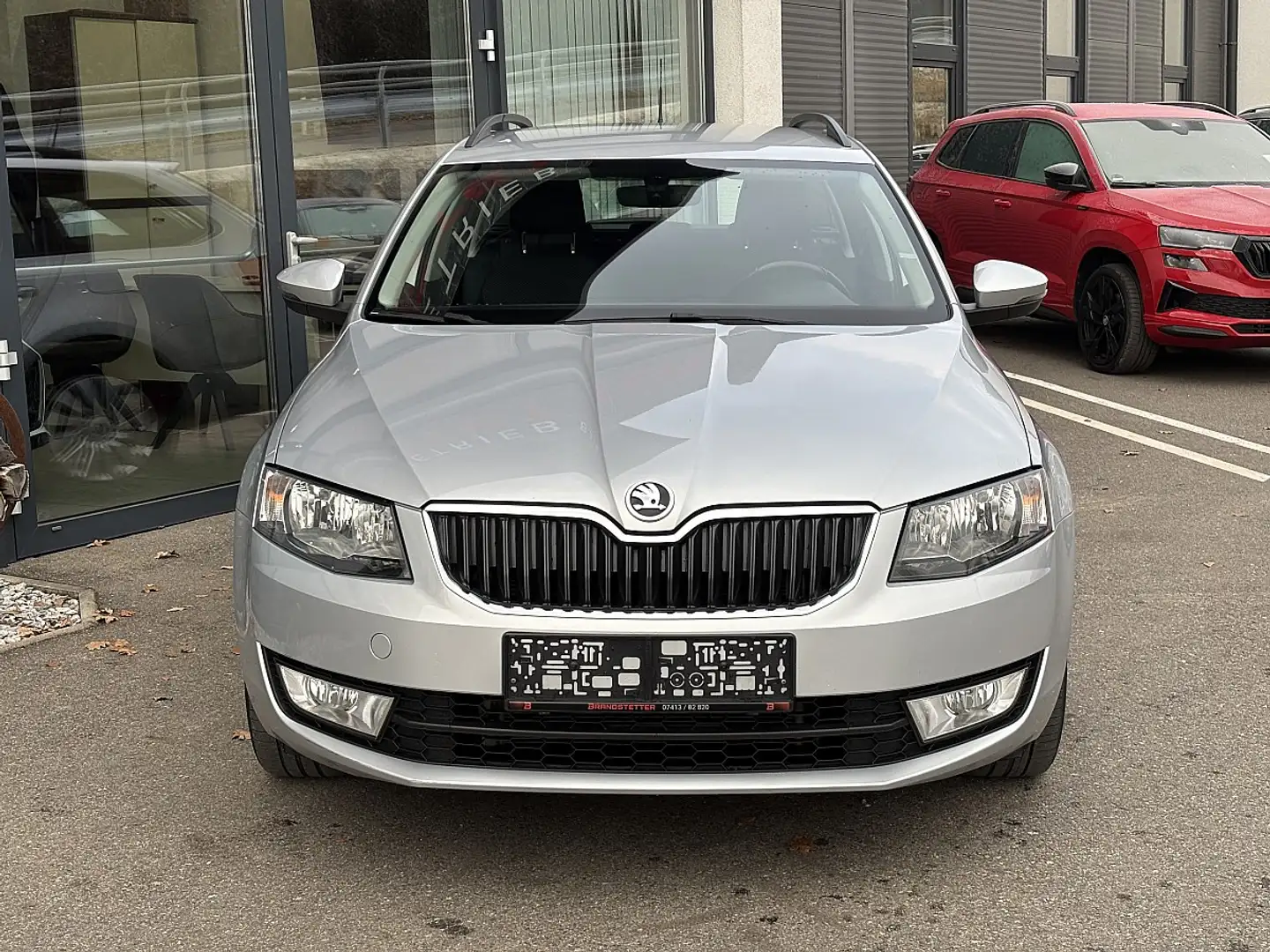 Skoda Octavia Combi 1,6 TDI Ambition 4x4 Silber - 2