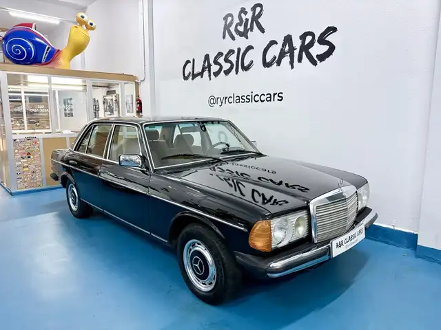 Mercedes-Benz 300 D