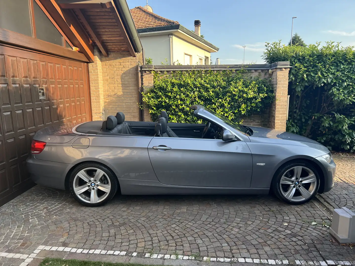 BMW 320 320d Cabrio Futura - 1