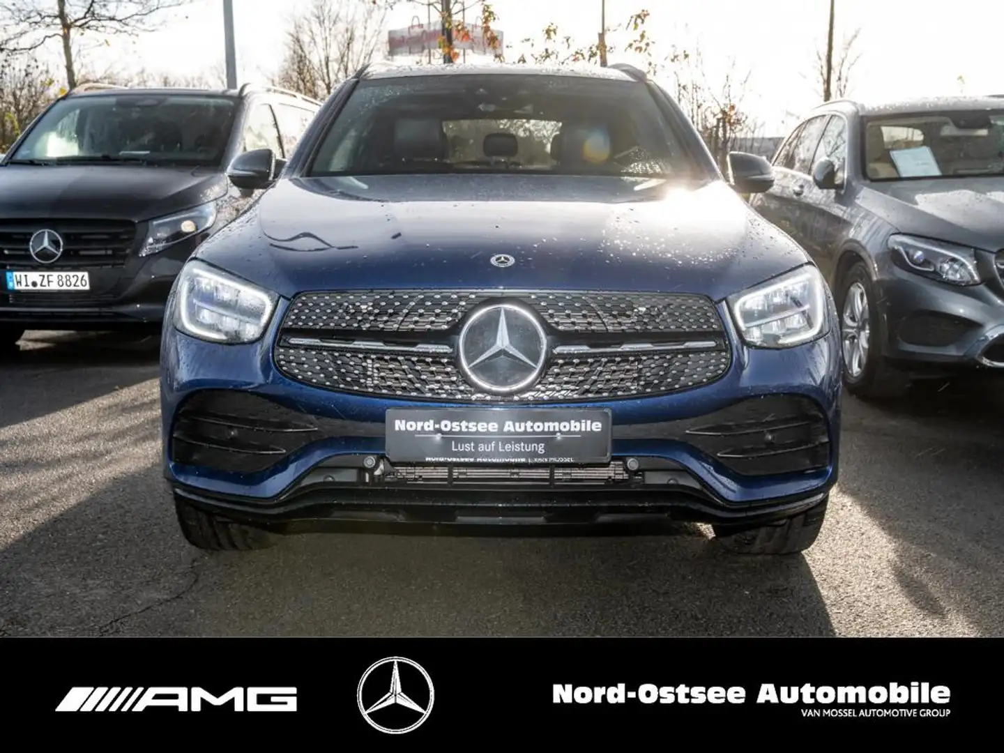 Mercedes-Benz GLC 300 e 4M AMG NIGHT KAMERA LED PANO NAVI AHK Blau - 2