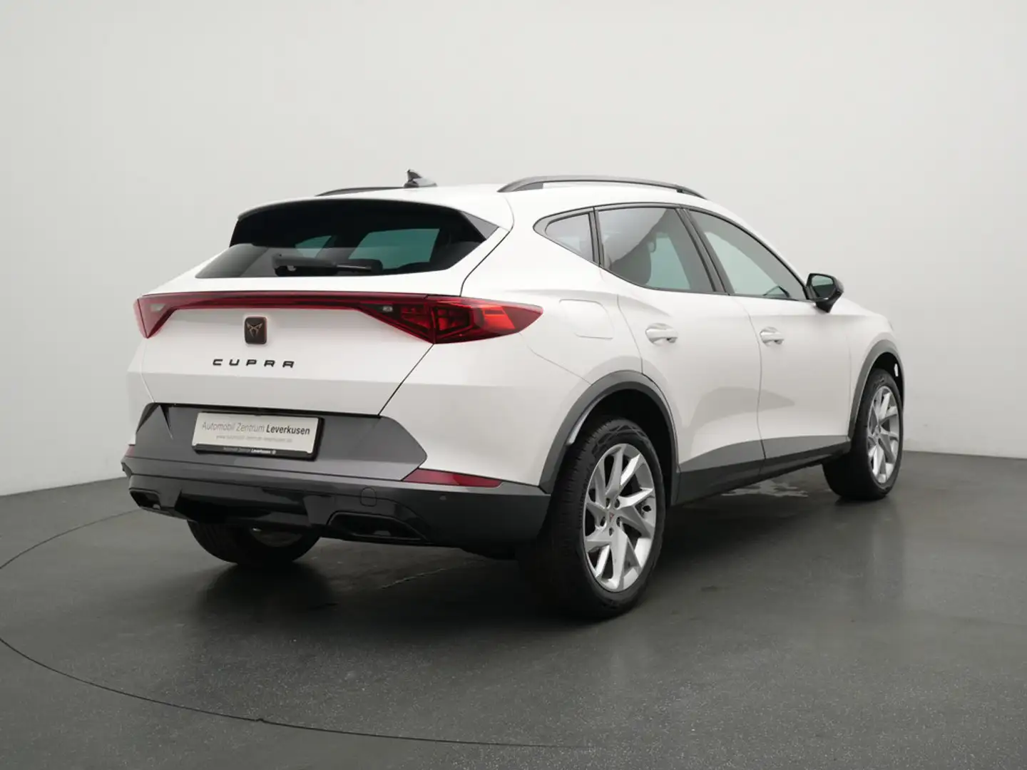 CUPRA Formentor VIRT ACC AHK LEDER KAM SHZ CARPLAY Weiß - 2