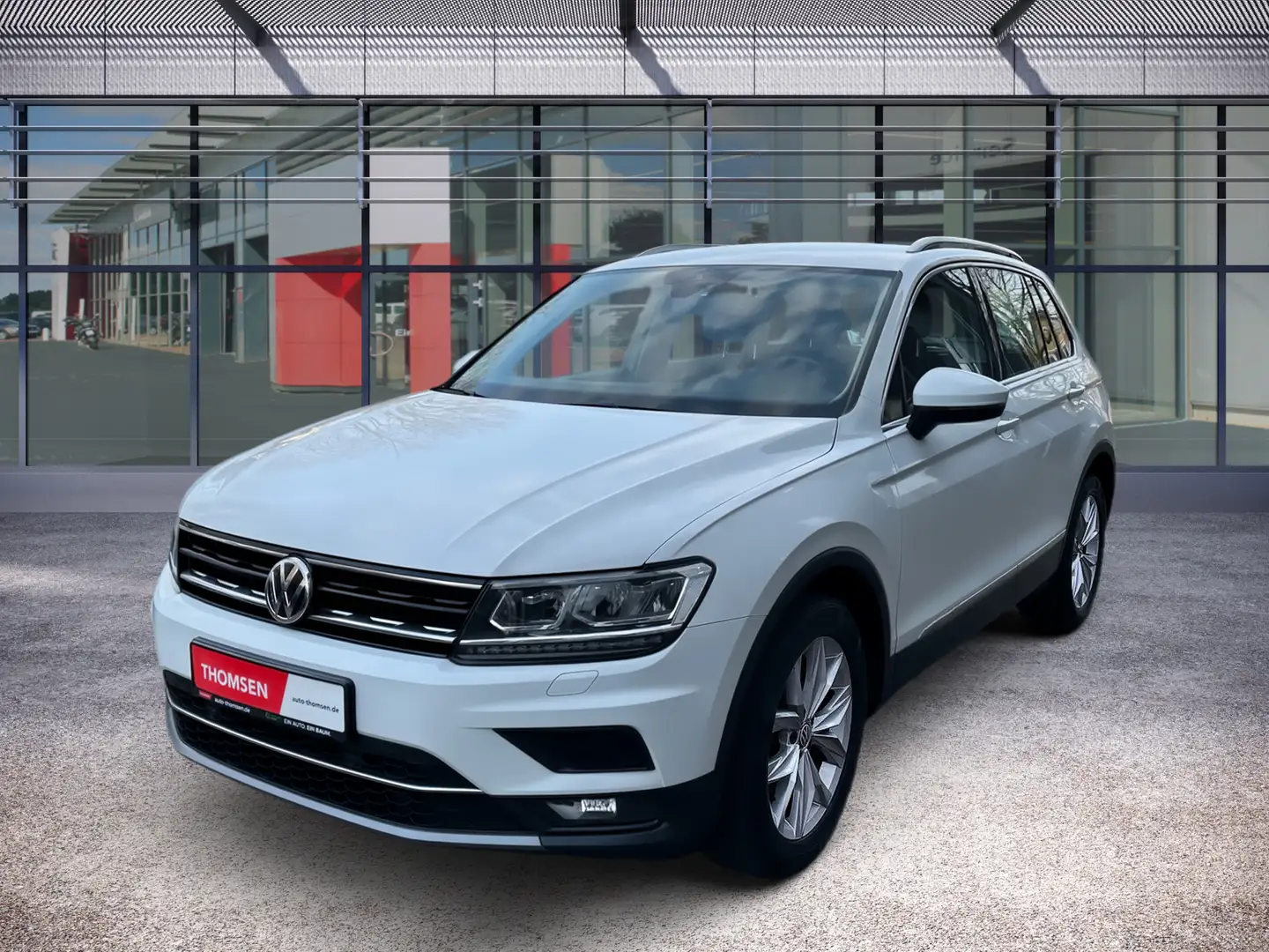 Volkswagen Tiguan BMT Highline 1.5 TSI ACC AUT Navi LED LM Weiß - 2