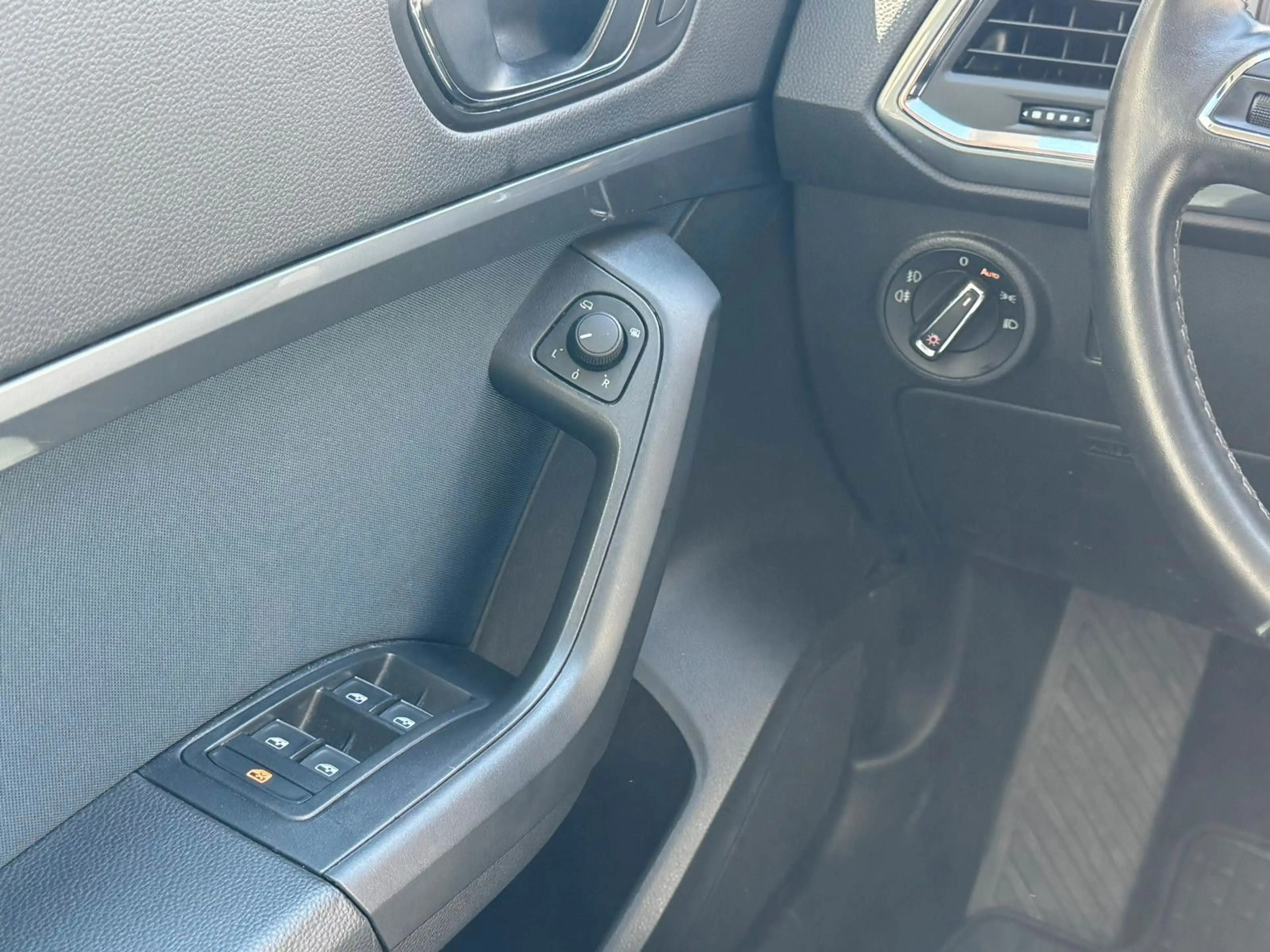 SEAT Ateca 1.5TSI Style VIRTUAL LED CARPLAY TEMPO PDC — photo 12