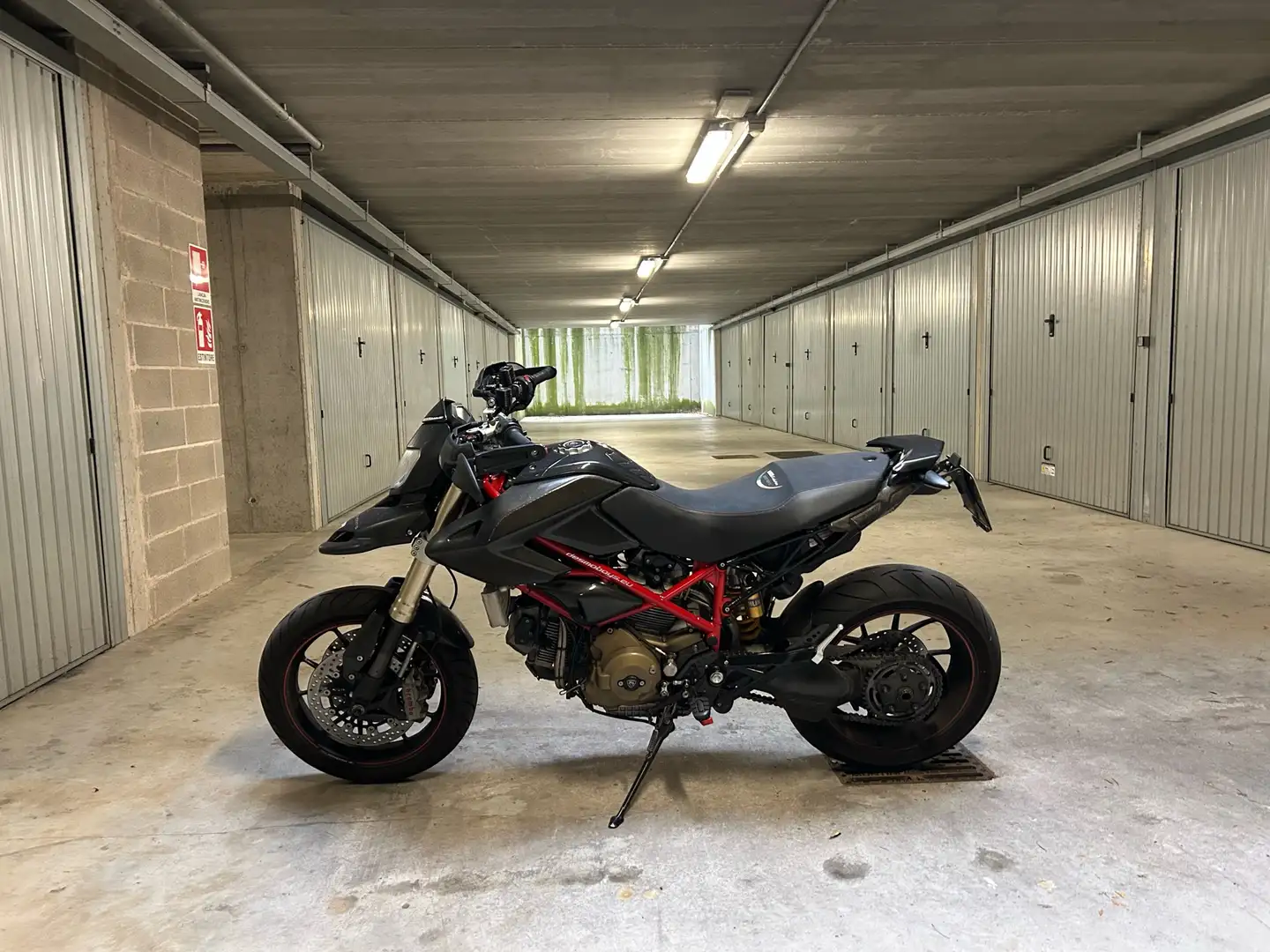 Ducati Hypermotard 1100 - 1