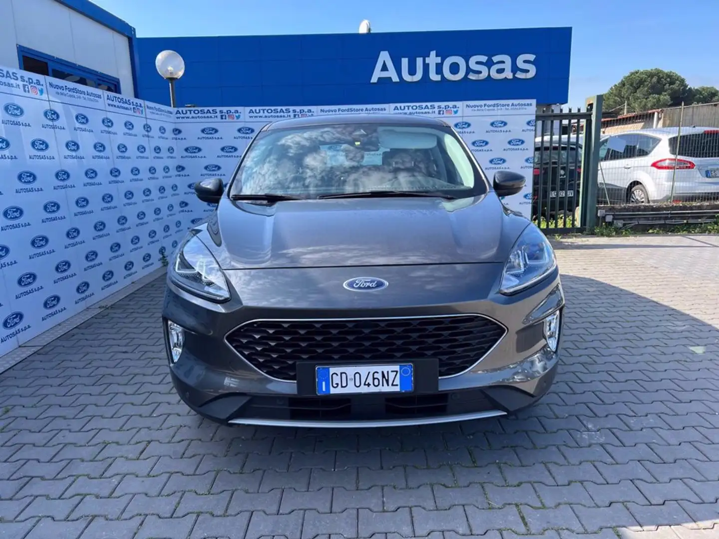 Ford Kuga 1.5 EcoBlue 120 CV aut. 2WD Connect Gris - 1