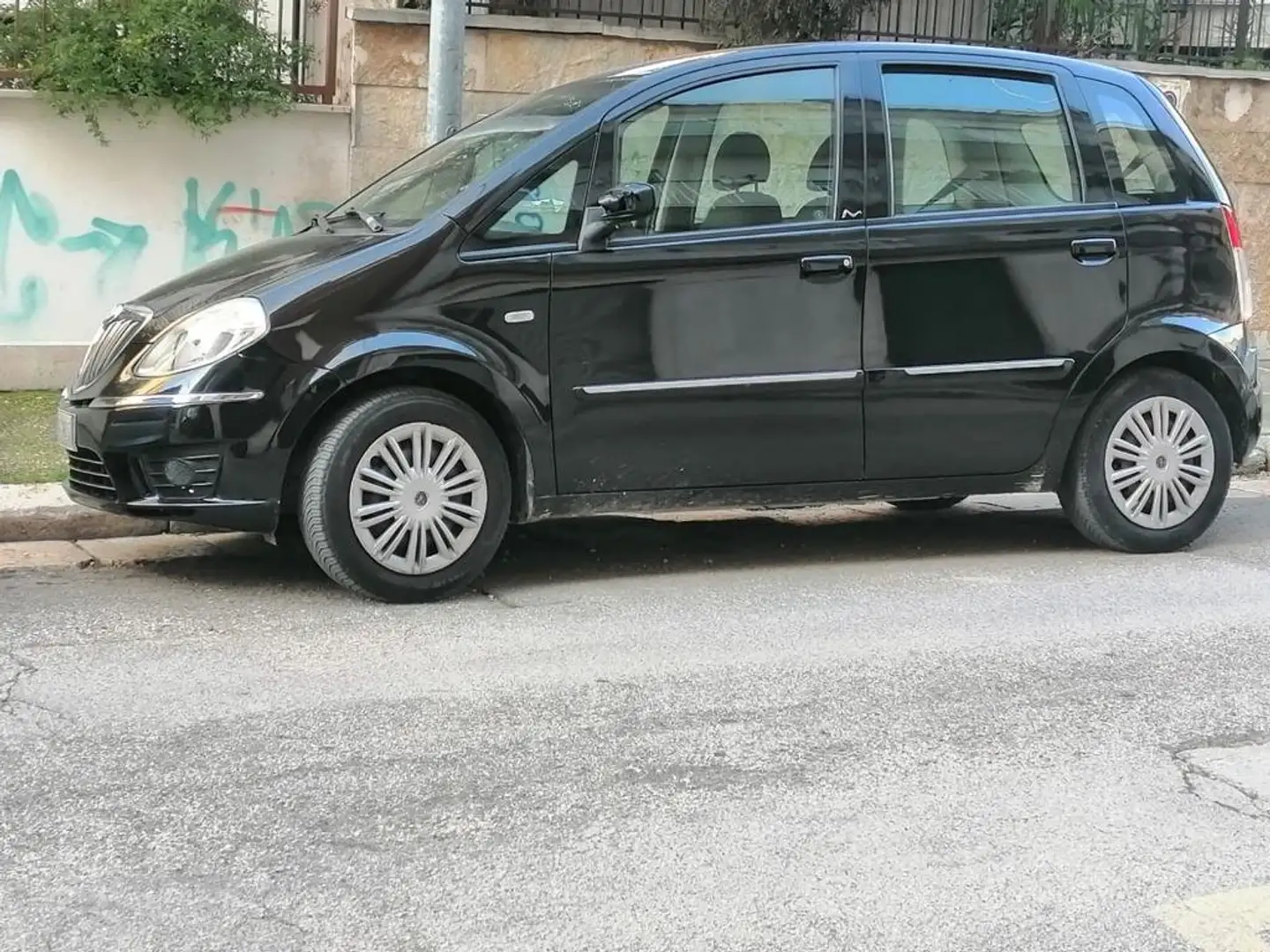Lancia MUSA Argento GPL Nero - 2