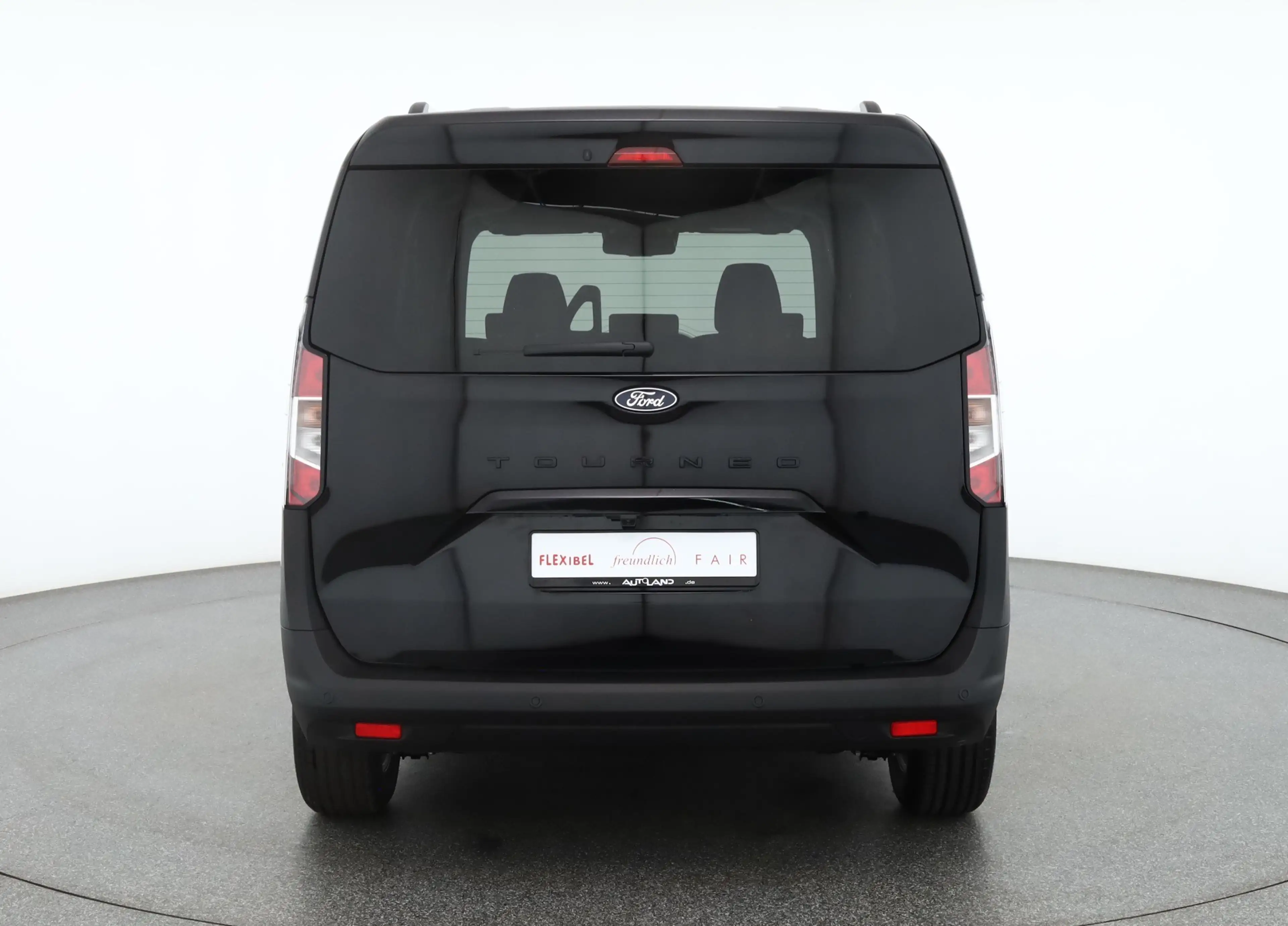 Ford Tourneo Courier Titanium 1.0 EB Aut. Kamera SItzhe — photo 4