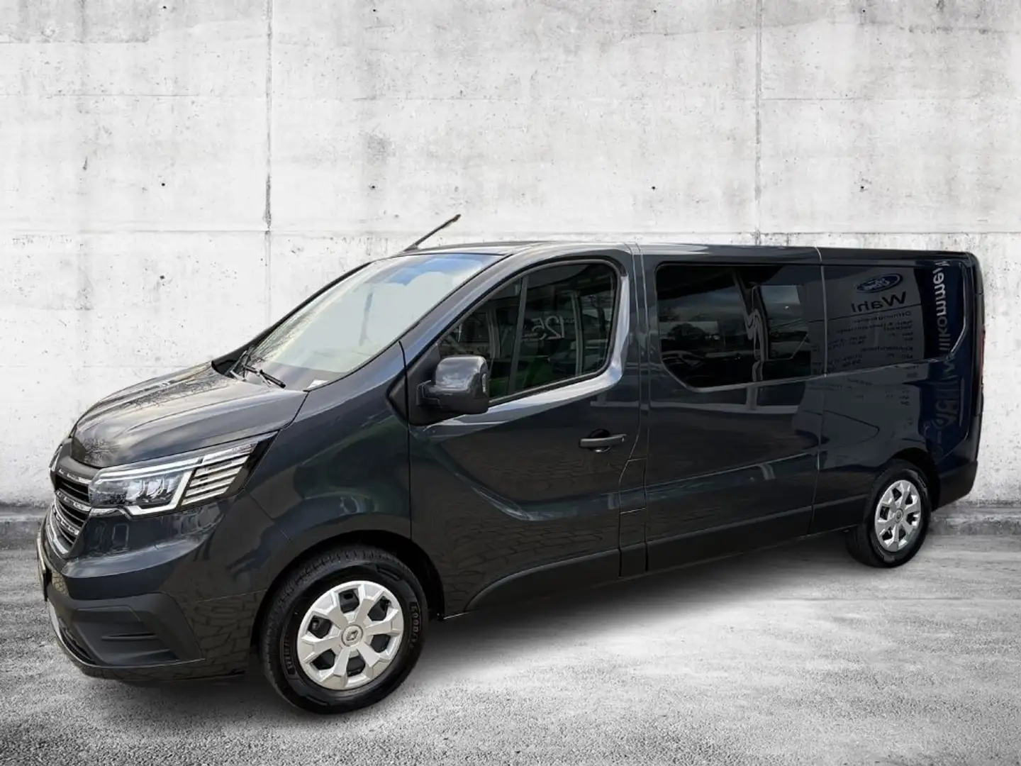 Renault Trafic Combi L2H1 3,0t (8/9 Sitze) Life LED PDC Schwarz - 2