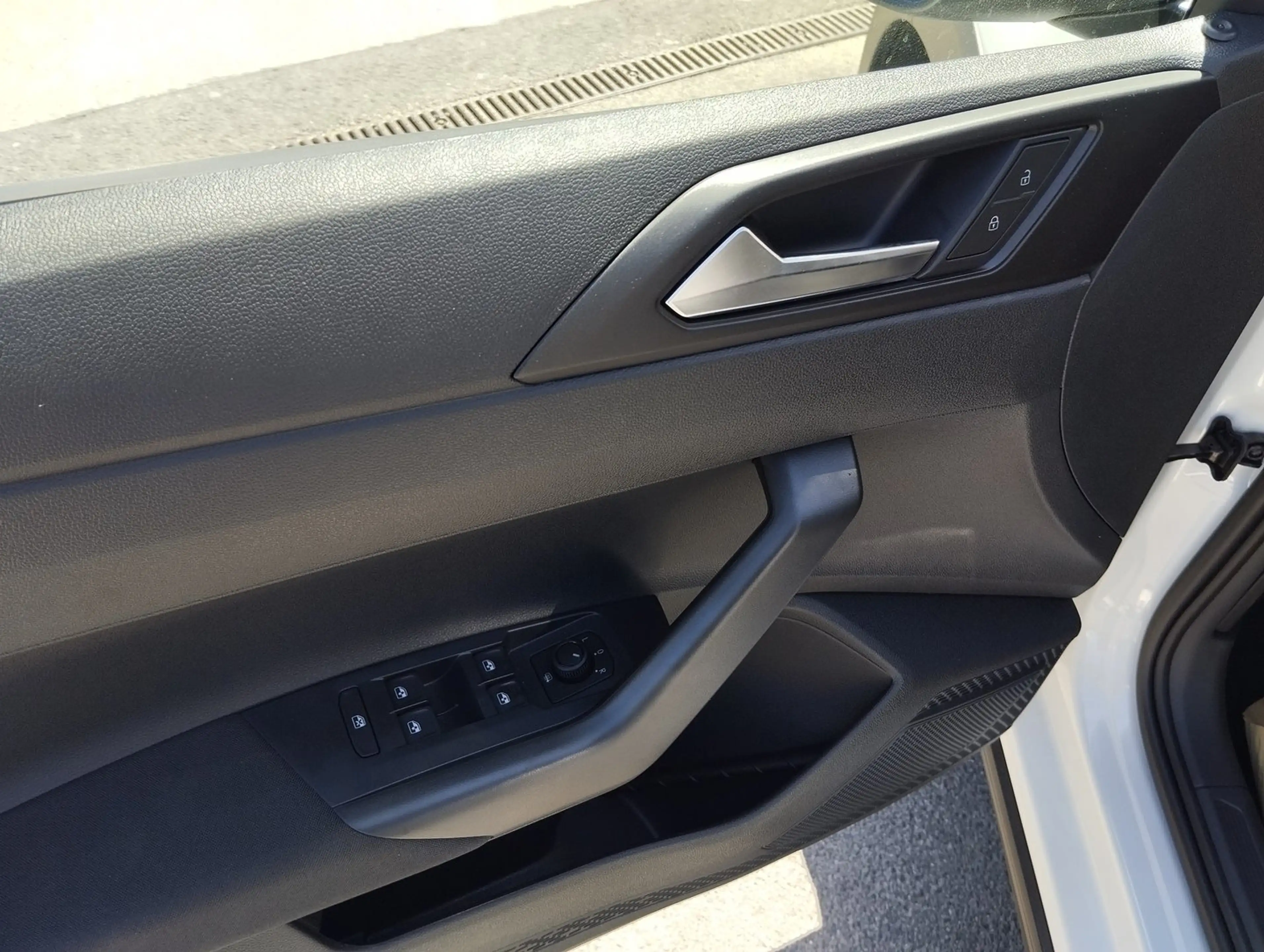 Volkswagen Taigo 4Me TSI — photo 10