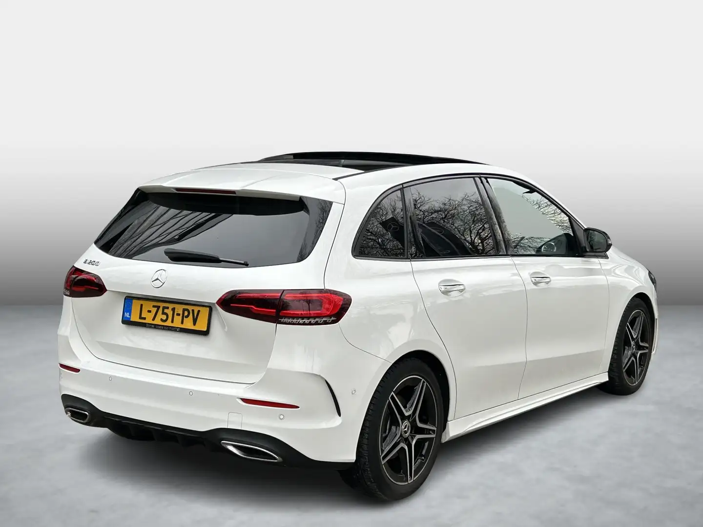 Mercedes-Benz B 200 AMG Line | Panoramadak | Rijassistentie| Weiß - 2