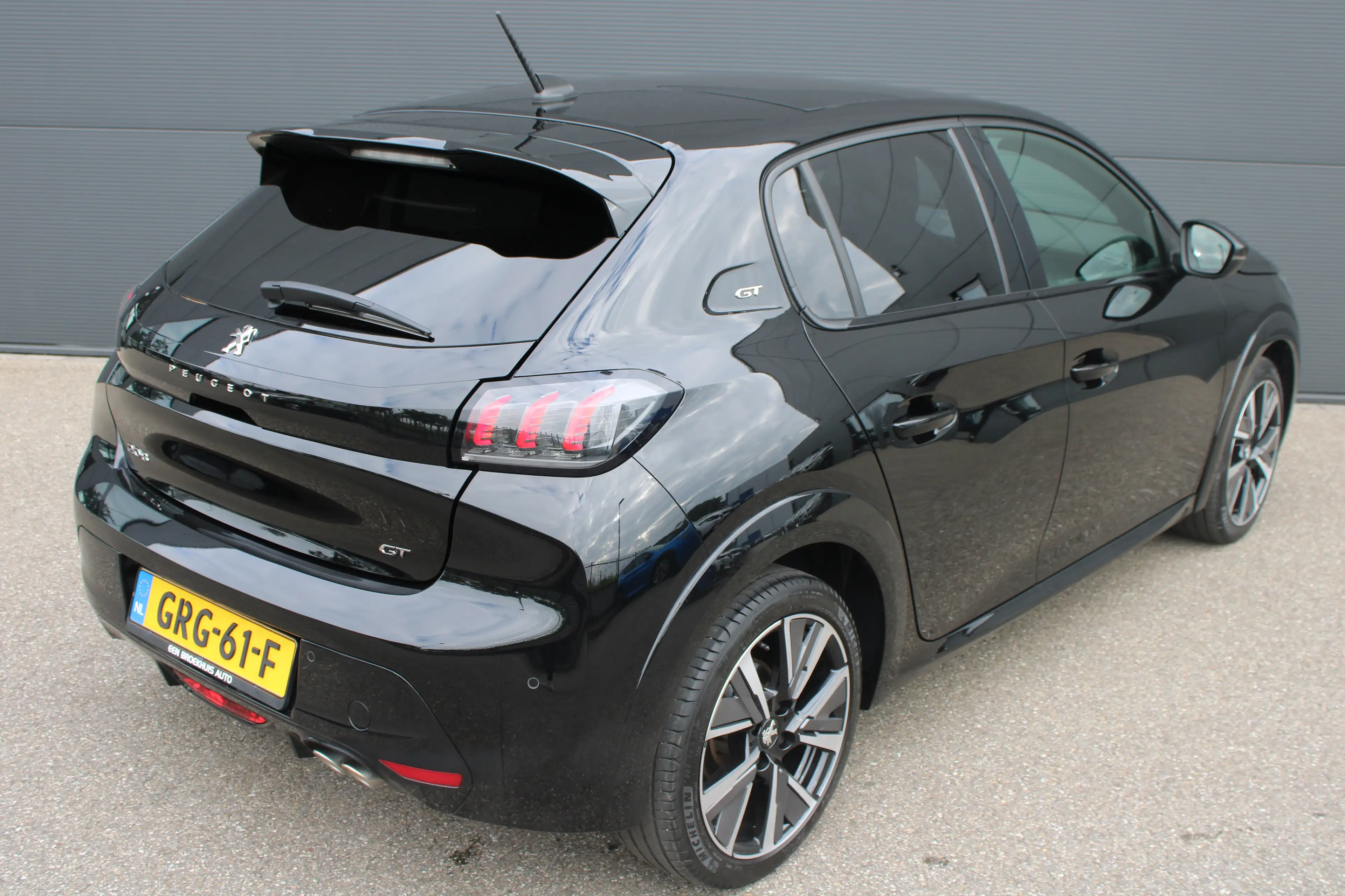 Peugeot 208 1.2 PureTech 130pk EAT8 GT | Automaat | Panoramada — photo 11