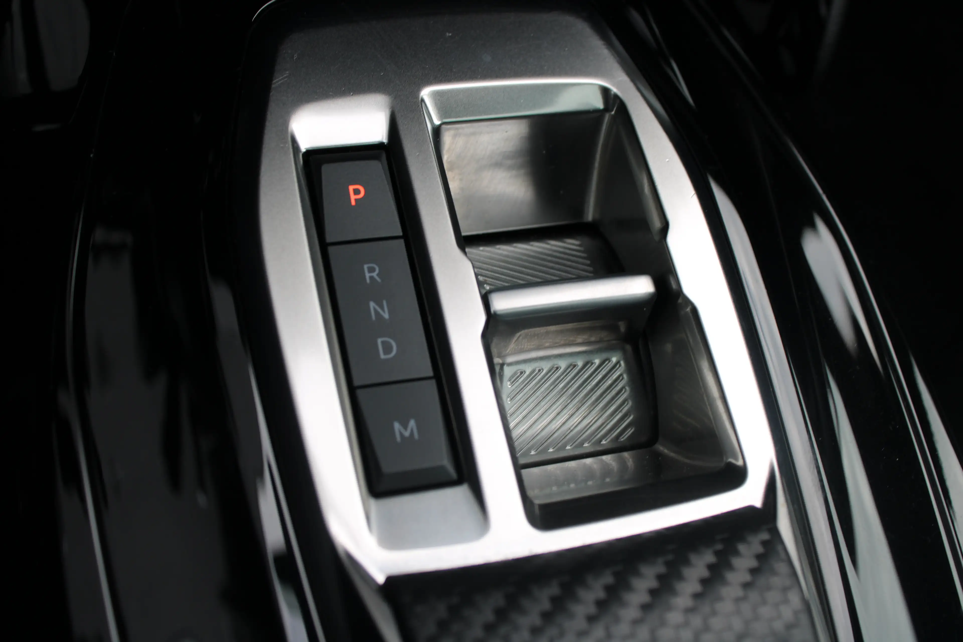 Peugeot 208 1.2 PureTech 130pk EAT8 GT | Automaat | Panoramada — photo 30