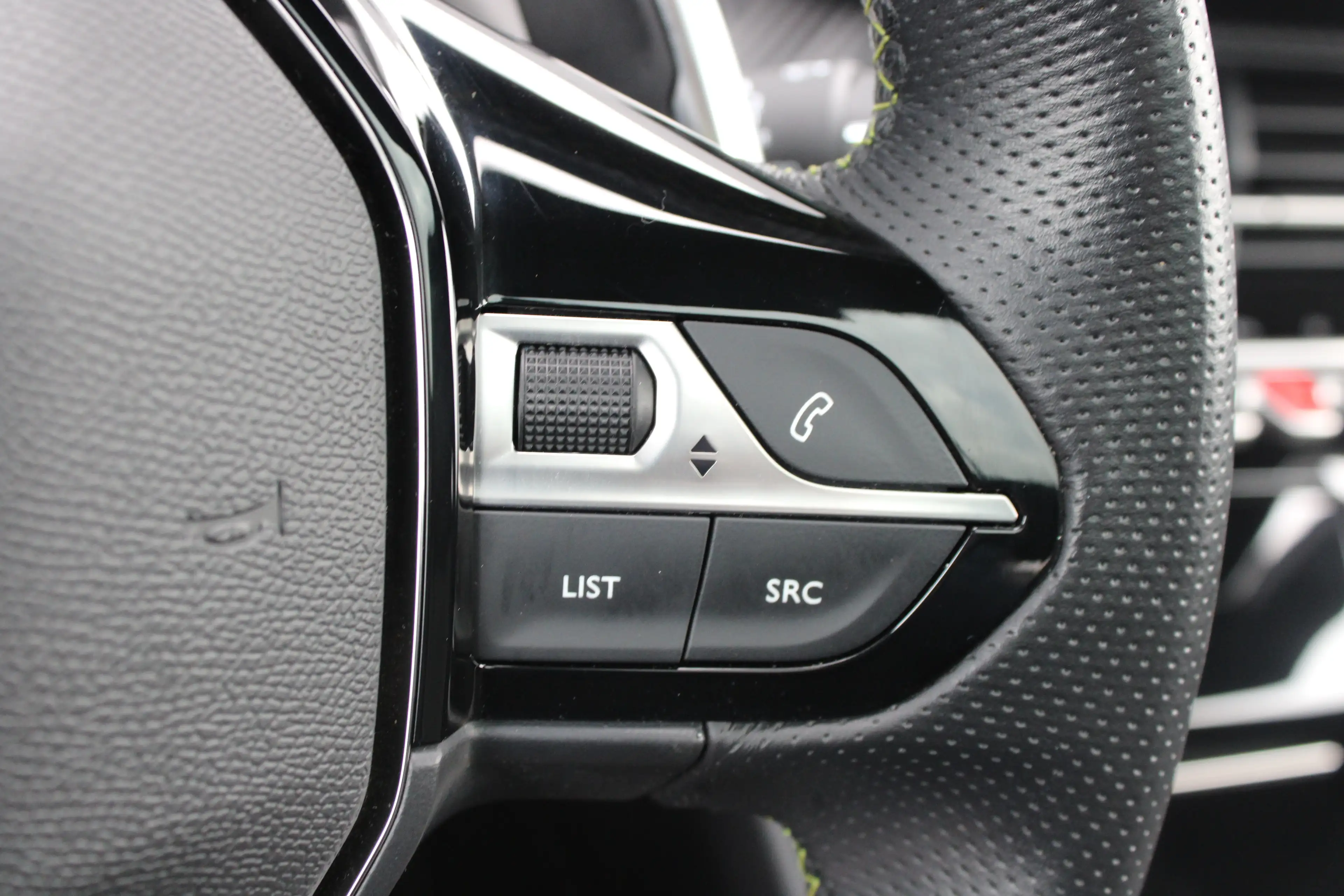Peugeot 208 1.2 PureTech 130pk EAT8 GT | Automaat | Panoramada — photo 23