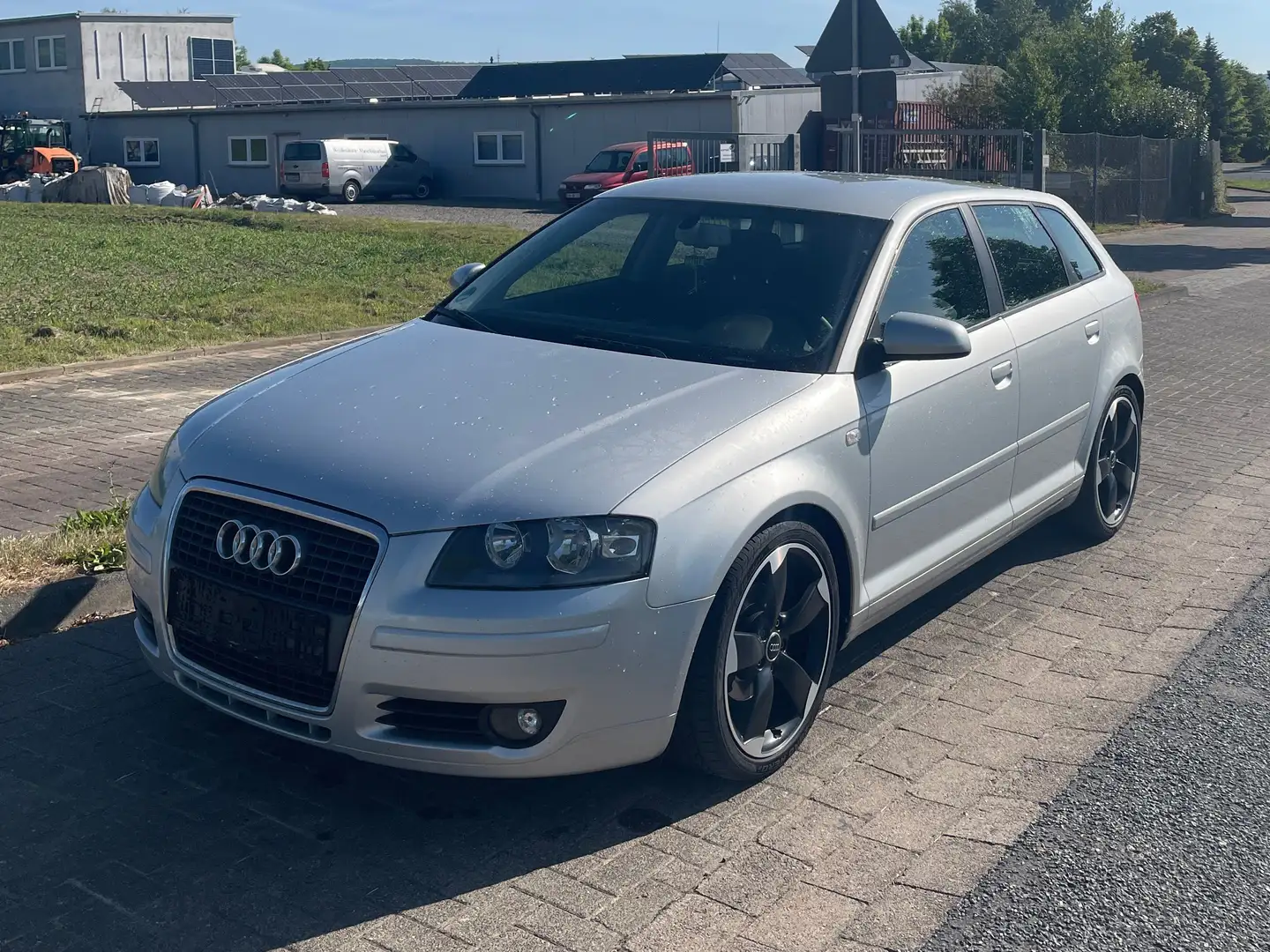 Audi A3 A3 8P Sportback 1.9 TDI 8Fach TÜV Neu Argento - 1