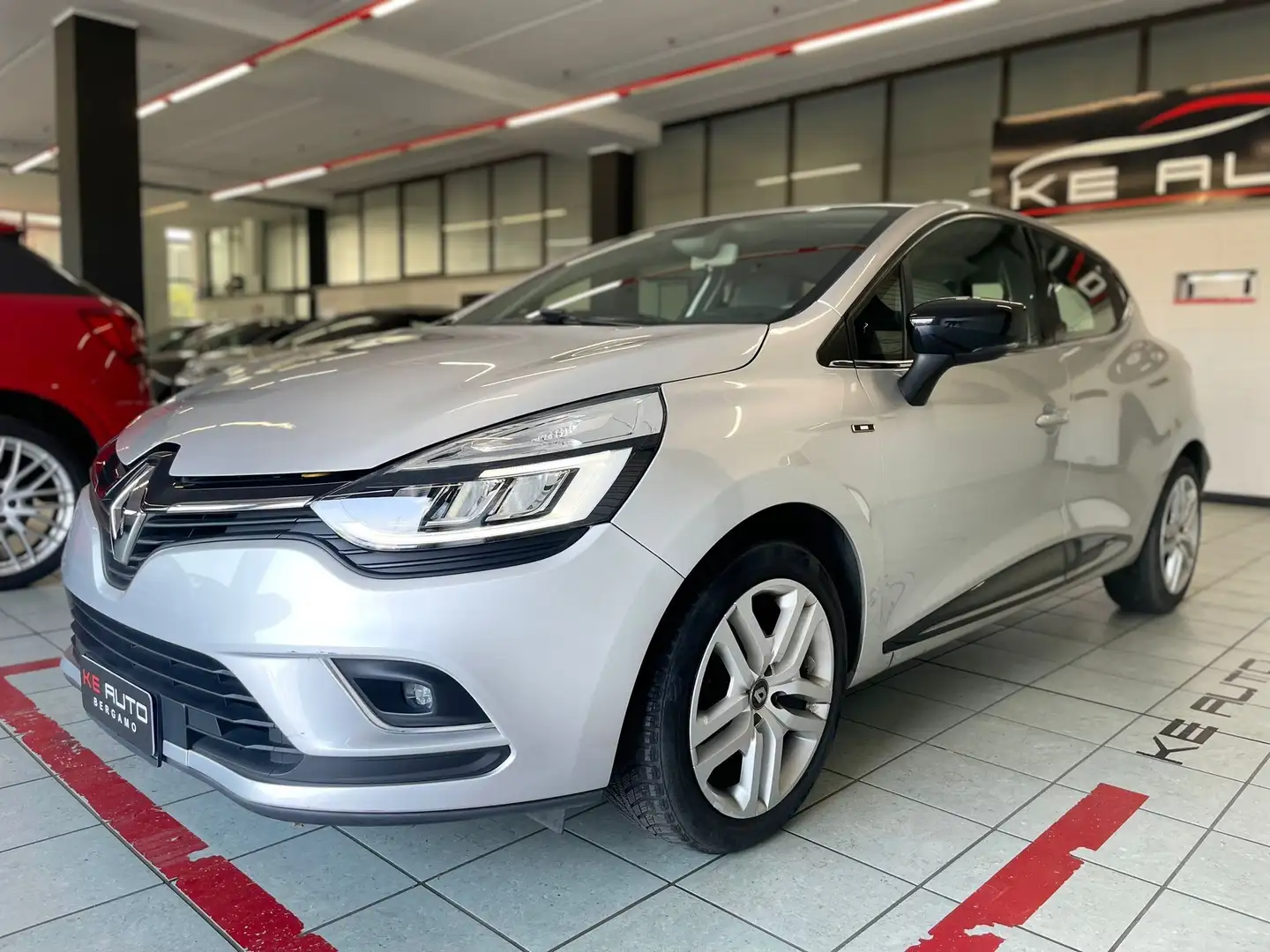 Renault Clio CIV 2017 0.9 tce Moschino Intens 90cv Argent - 1