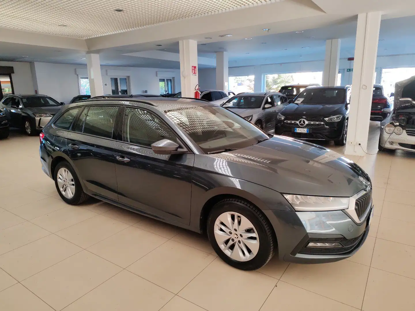 Skoda Octavia 1.0 e-TEC MHEV DSG Wagon Executive Fari LED Navi Grigio - 2