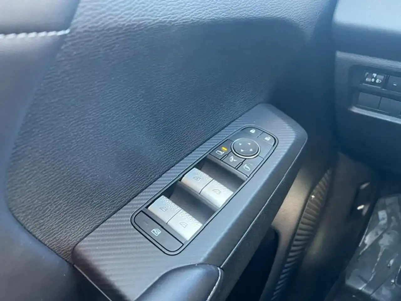 Mitsubishi Outlander 2025 — фото 10