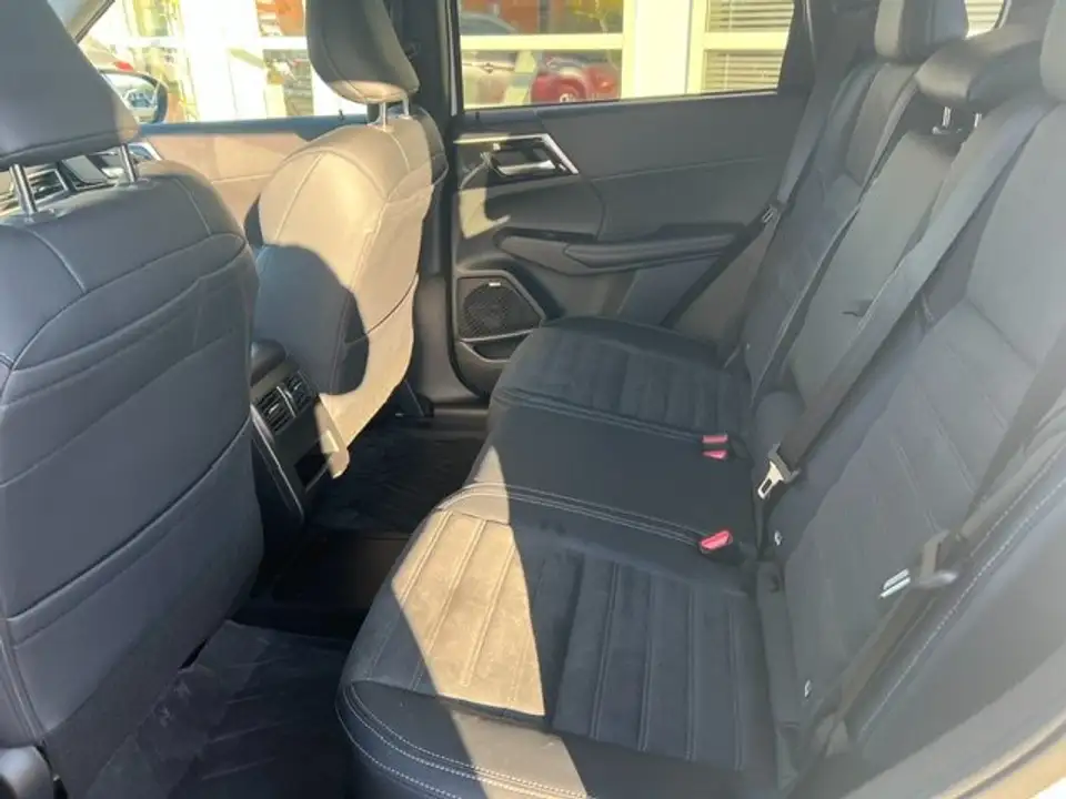 Mitsubishi Outlander 2,4 4WD Invite 220V AT 25 – Bild 7