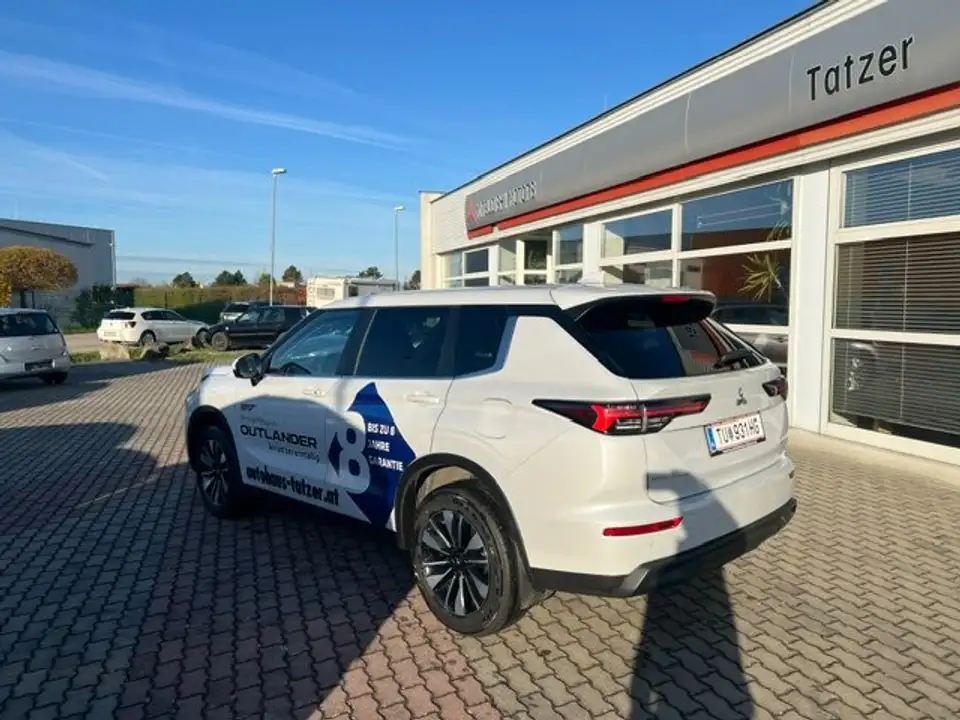 Mitsubishi Outlander 2,4 4WD Invite 220V AT 25 – Bild 3