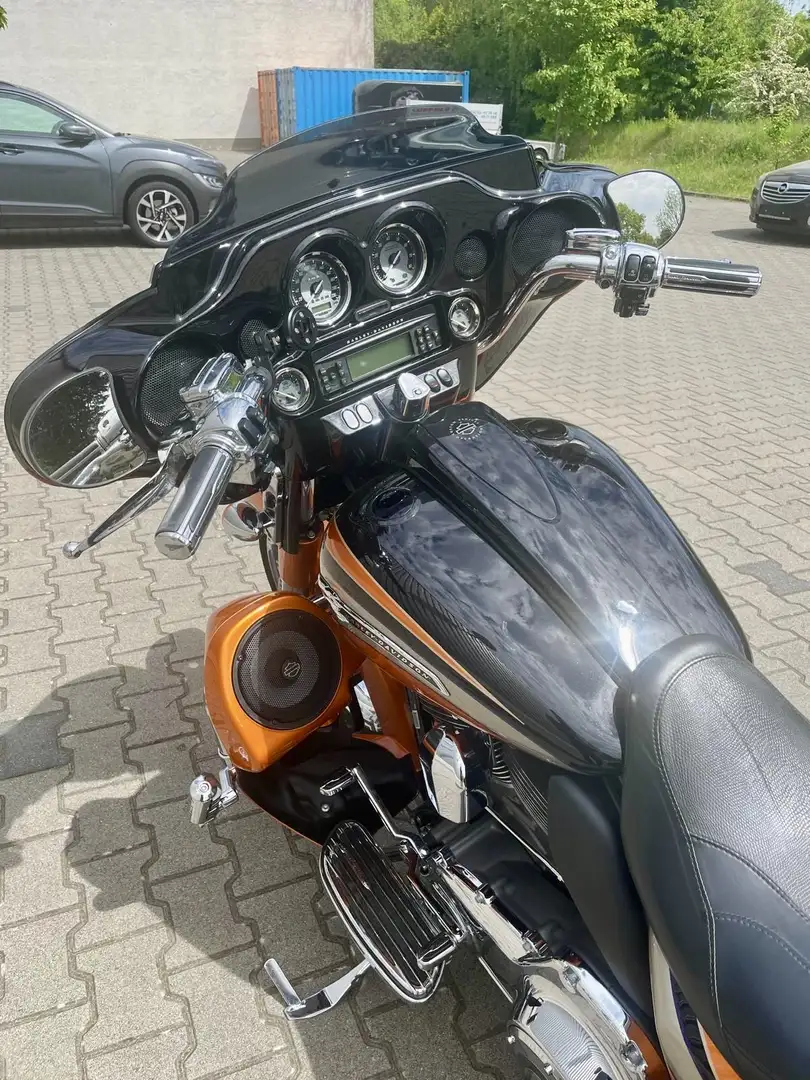 Harley-Davidson Street Glide Sceaming Eagle CVO 110 inch, Sondermodell. Portocaliu - 2