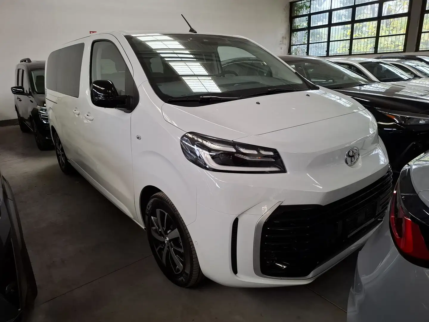 Toyota Proace 2.0 diesel 144 CV L1 Executive Bianco - 1