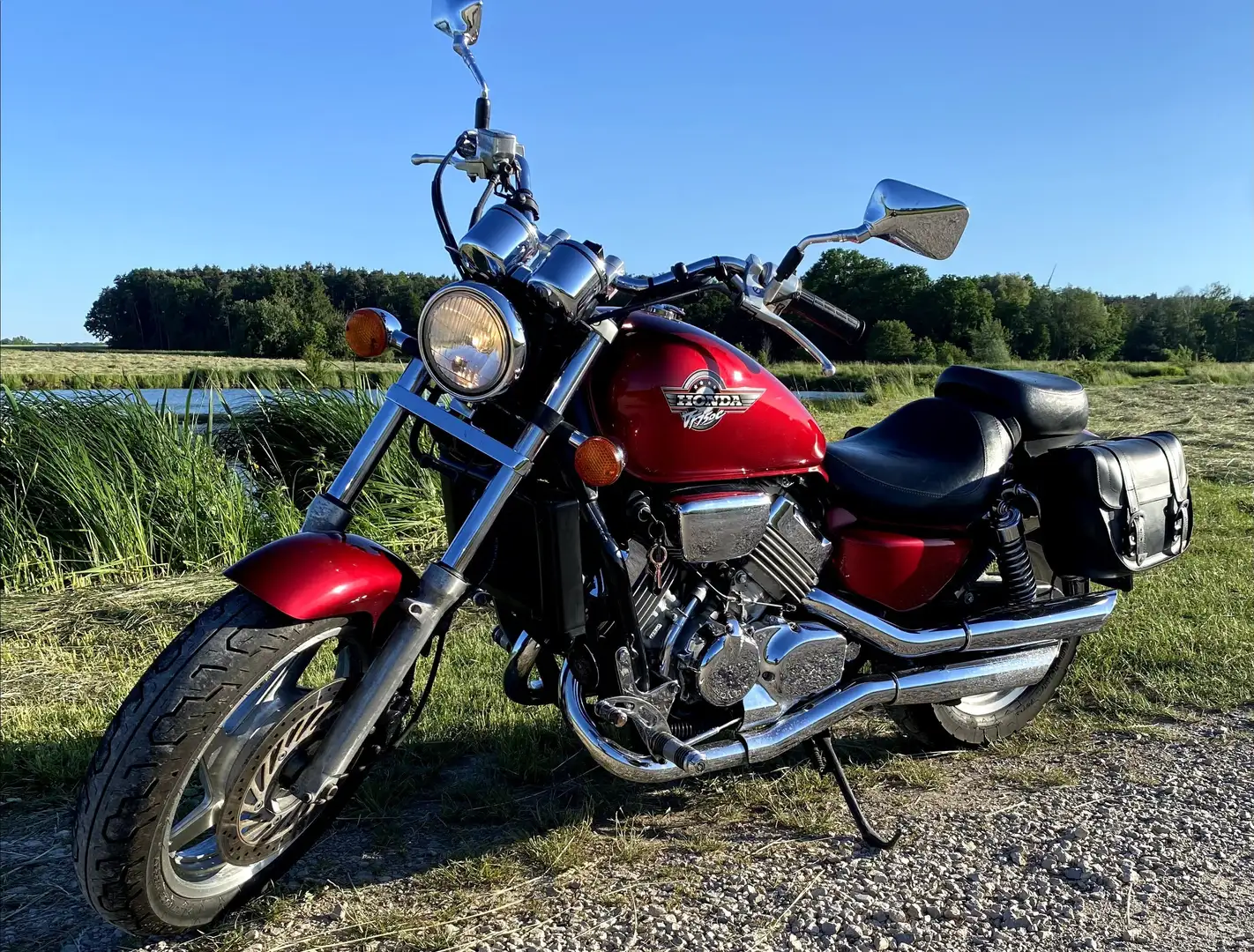 Honda VF 750 Rot - 2
