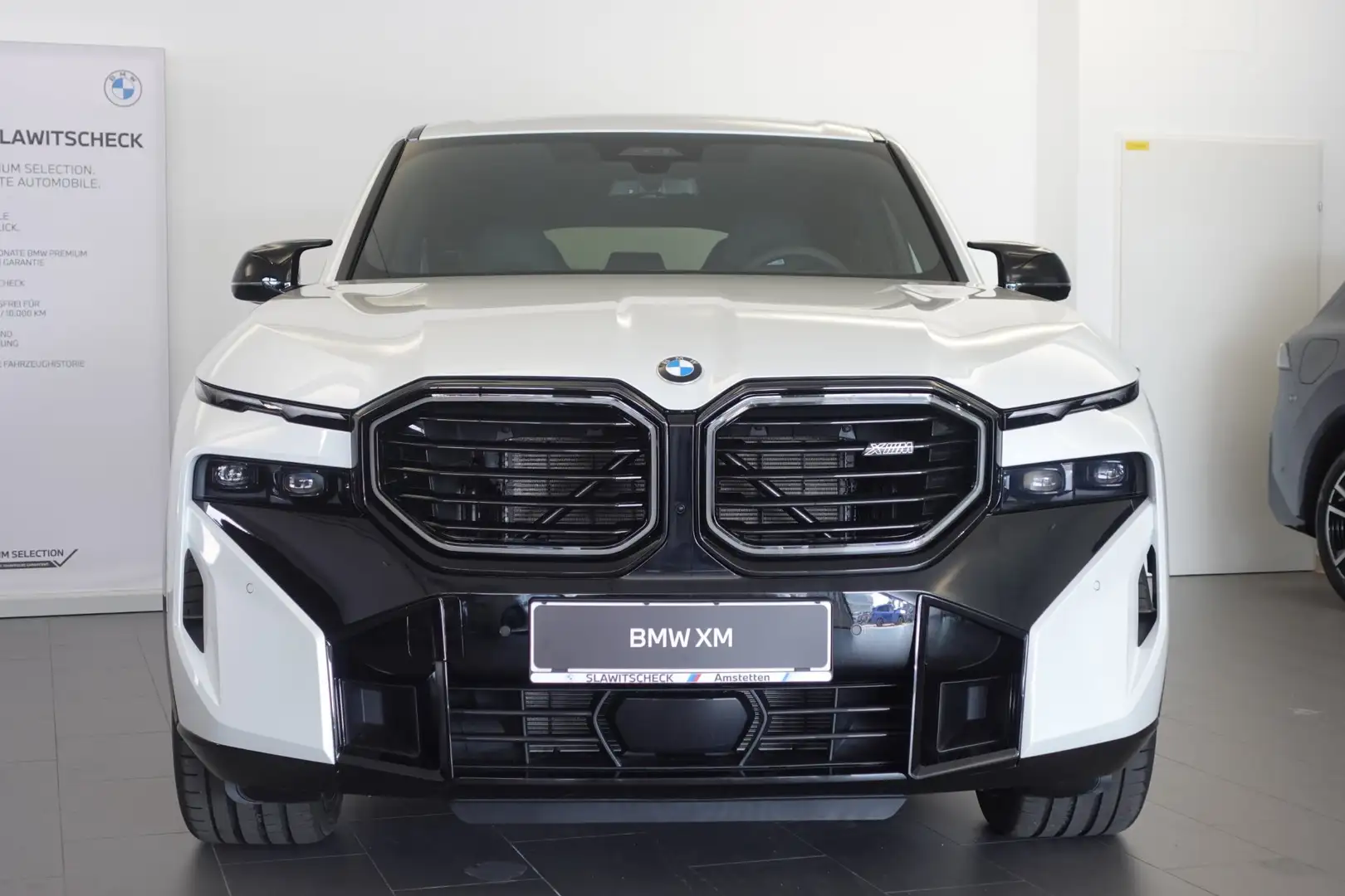 BMW XM 50e G09 Weiß - 2