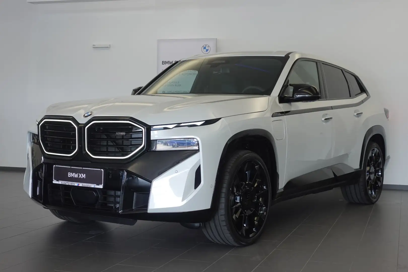 BMW XM 50e G09 Weiß - 1