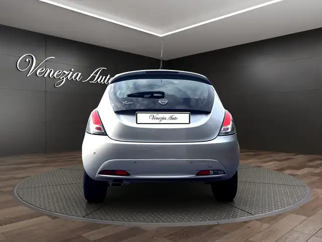 Lancia Ypsilon view 5