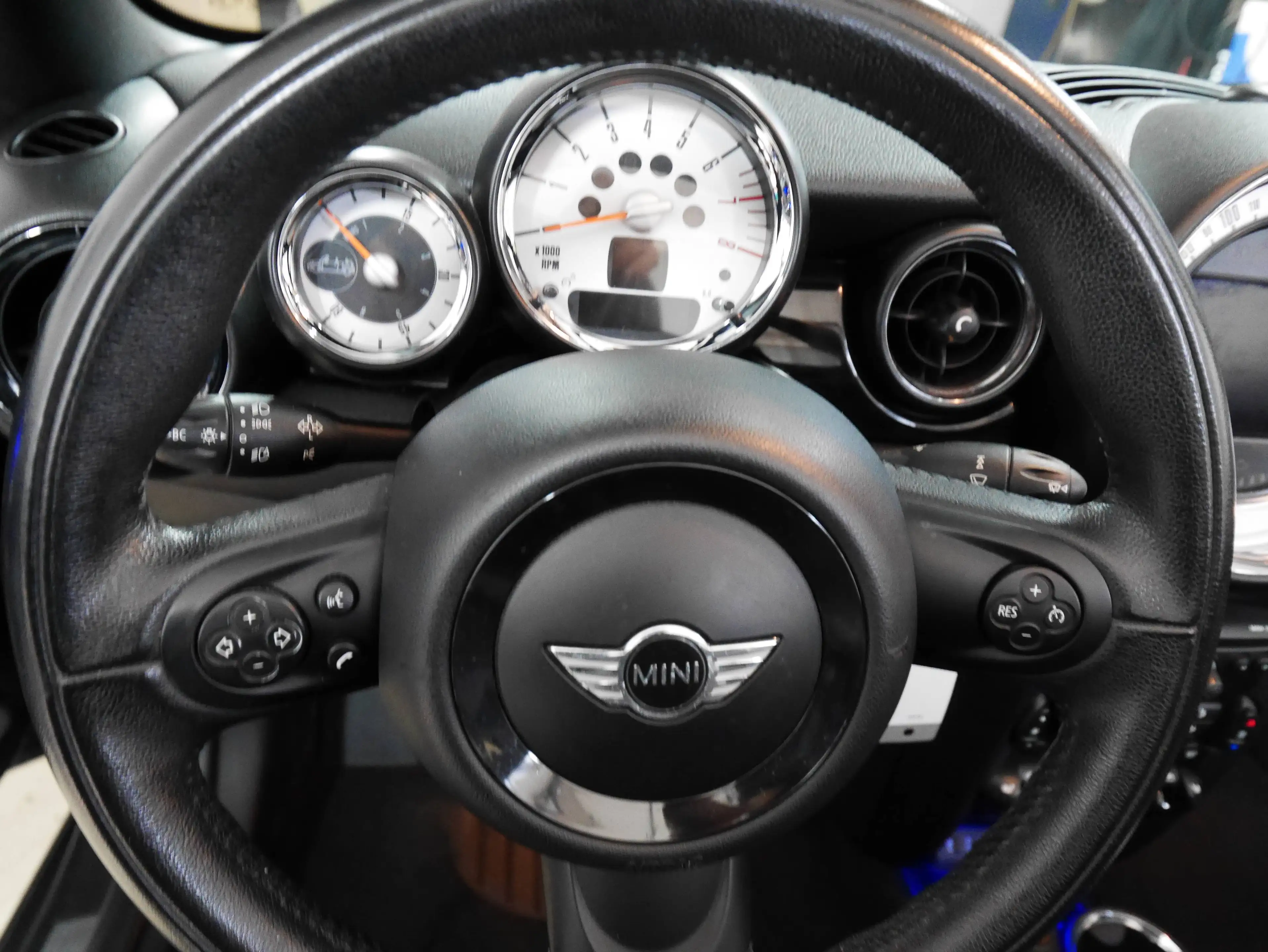 MINI Cooper Cabrio GARAGE,2Hd.iced chocolate,CHILI,1J.GARANTIE — photo 2
