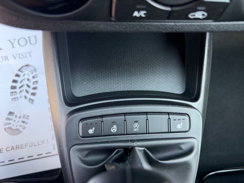 Hyundai i10 Edition 30 — photo 11