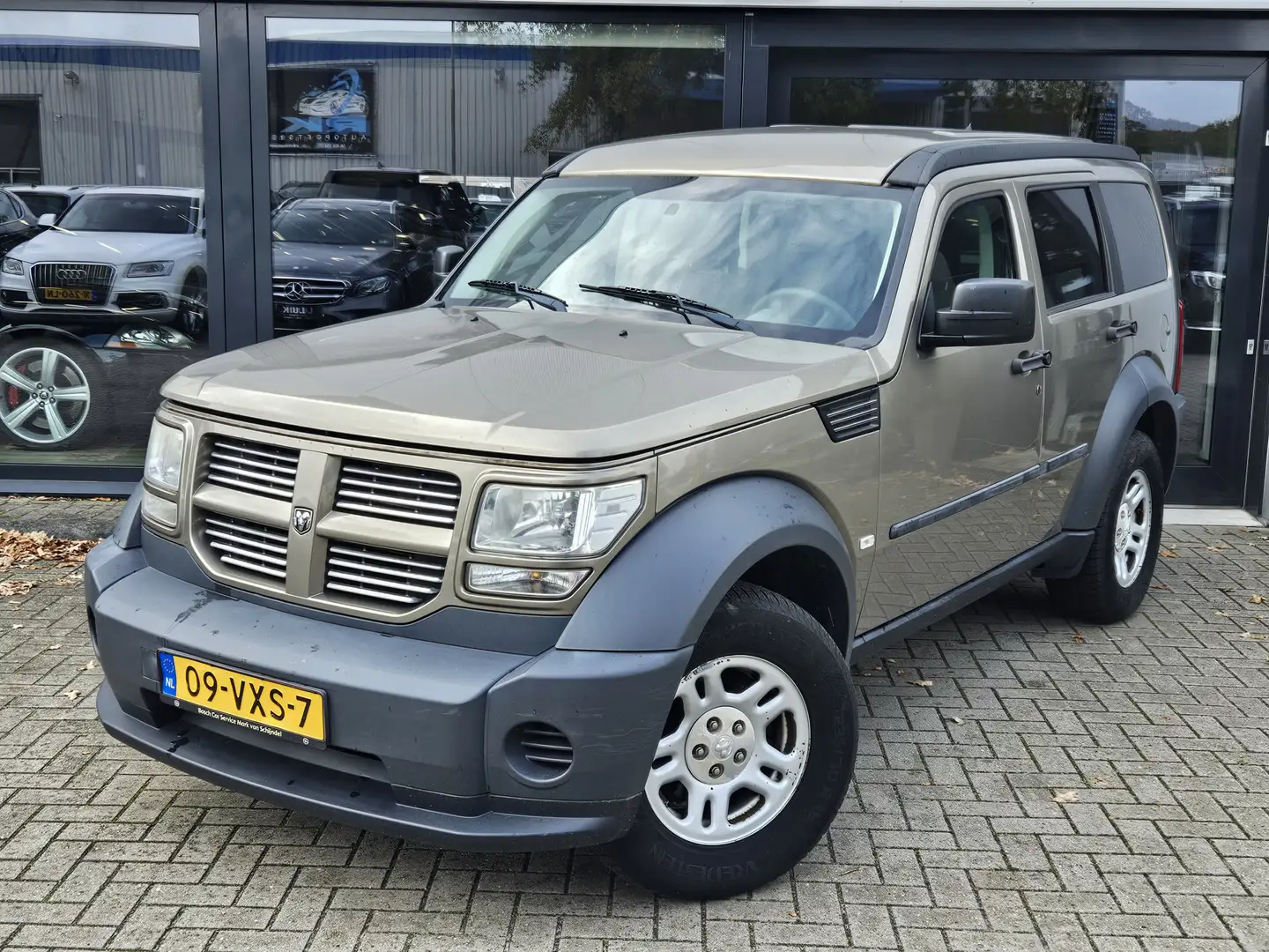 Dodge Nitro 3.7 V6 SE High Roof Grijs - 2