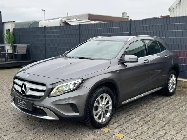 Mercedes-Benz GLA 220 CDI /SHZ/R-KAM/PANO/A
