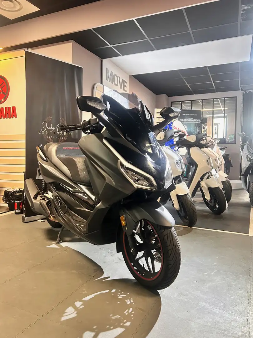 Honda Forza 125 Gris - 1