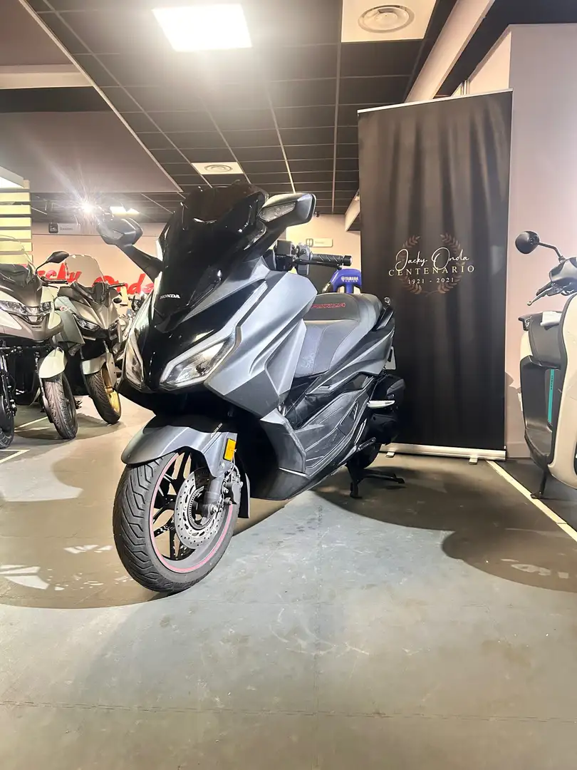 Honda Forza 125 Gris - 2