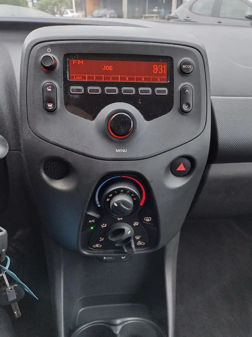 Toyota Aygo 1.0 VVT-i 72pk 5D x-fun Weiß - 2